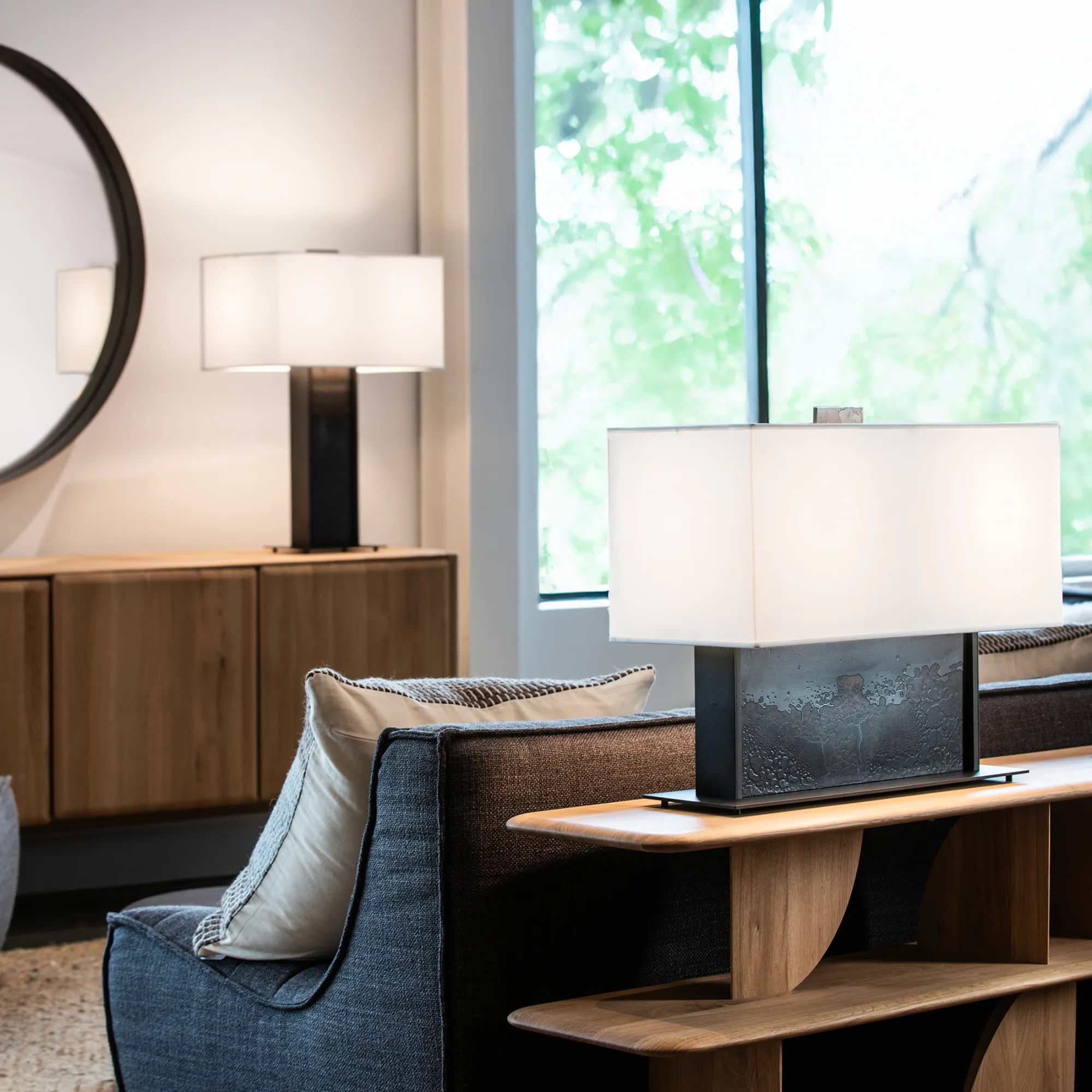 Horizon Console Lamp